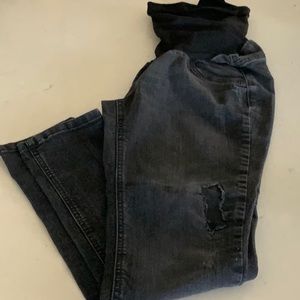 Jessica Simpson, maternity jeans, black with ripped style